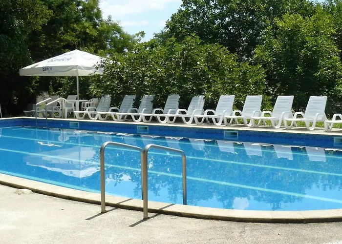 Briz 3 - Free Parking