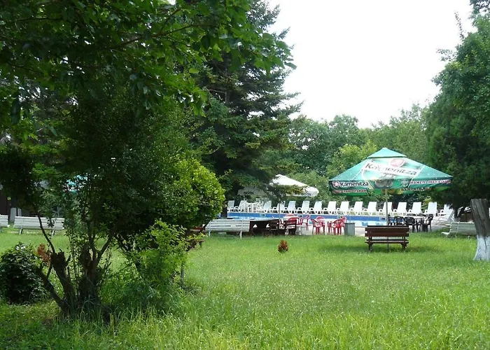 Хотел Briz 3 - Free Parking 2*