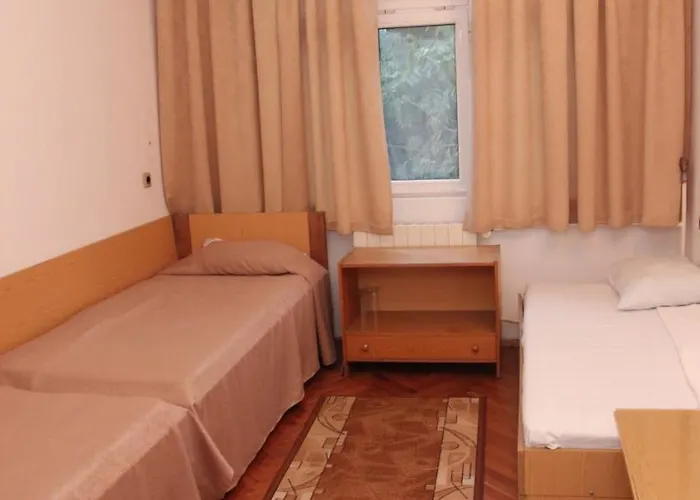 Briz 3 - Free Parking 酒店 2*