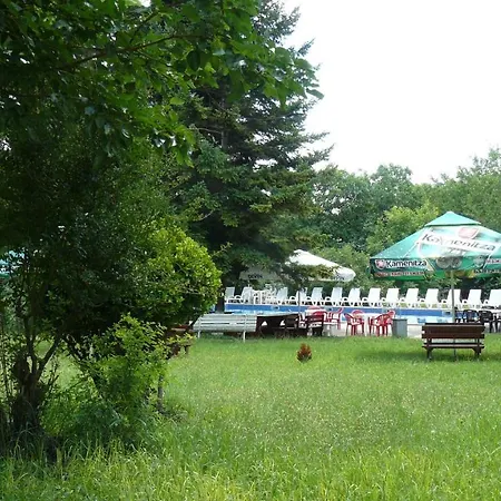 Отель Briz 3 - Free Parking 2*